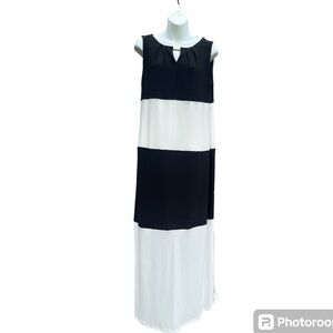 Chico’s MIA Color Block Dress in black & Antique White.  Chicos size 1 or Medium